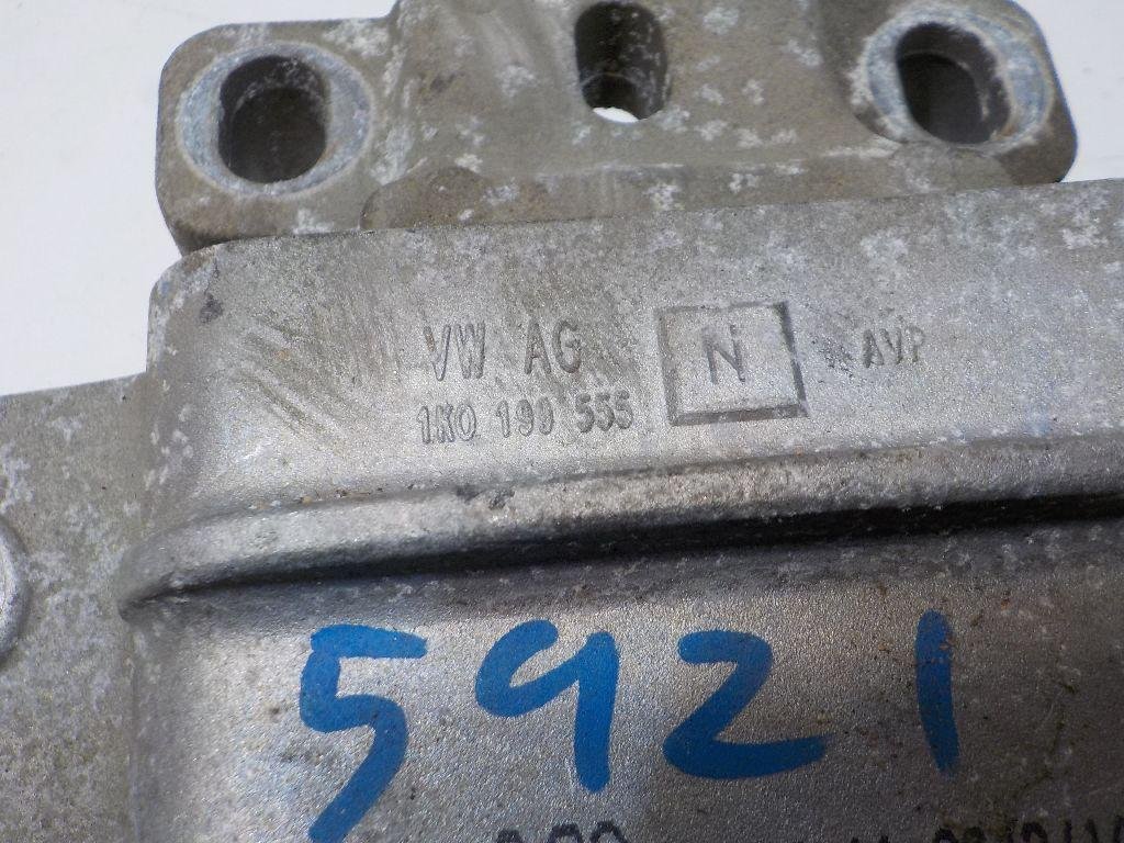 Опора КПП левая