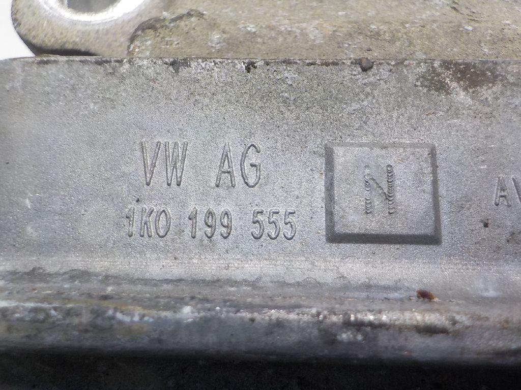 Опора КПП левая