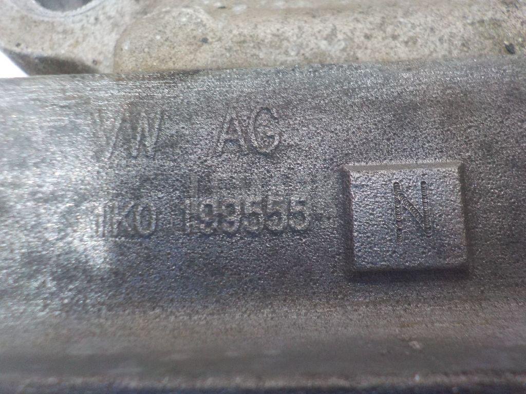 Опора КПП левая