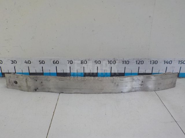 Усилитель переднего бампера