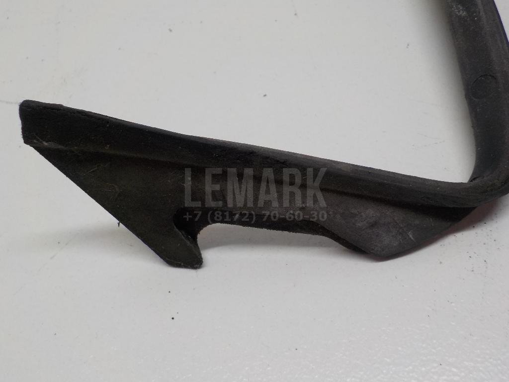 Уплотнитель фары