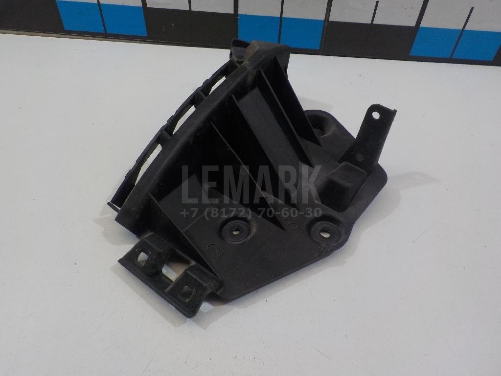 Направляющая заднего бампера левая