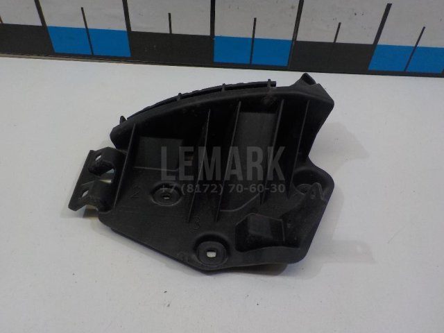 Направляющая заднего бампера левая