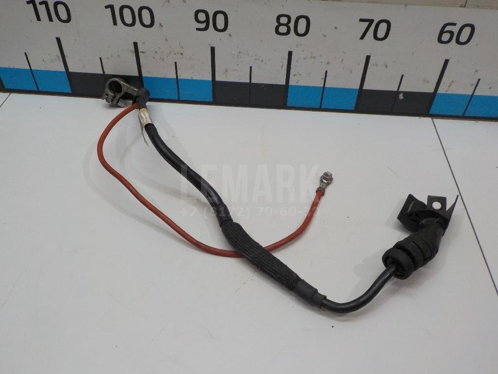 Клемма аккумулятора плюс