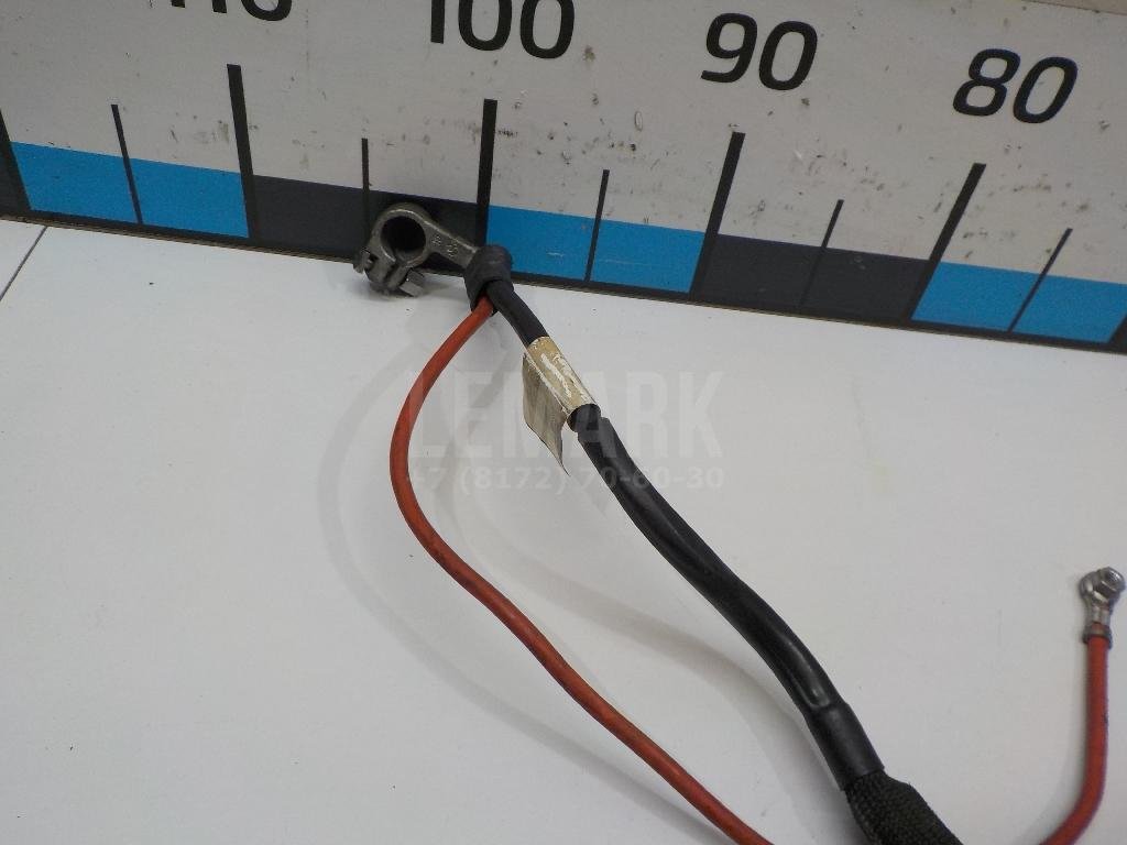 Клемма аккумулятора плюс