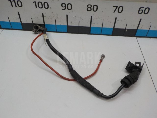 Клемма аккумулятора плюс