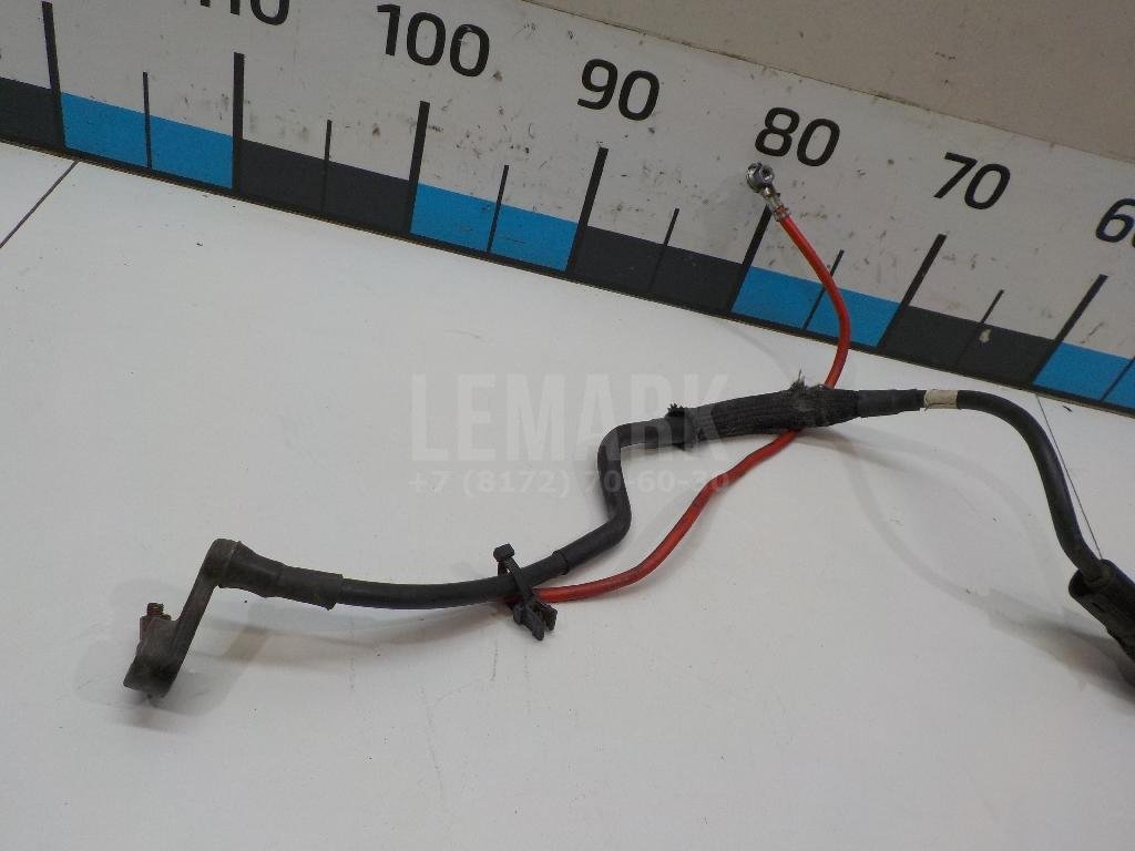 Клемма аккумулятора плюс