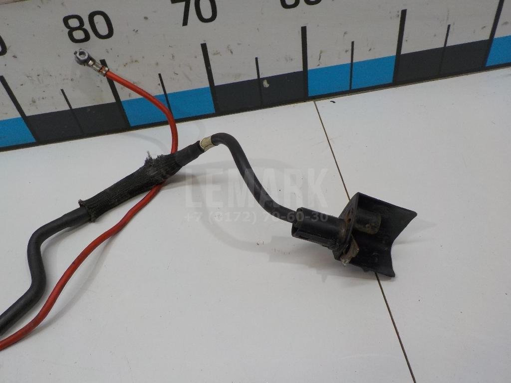 Клемма аккумулятора плюс