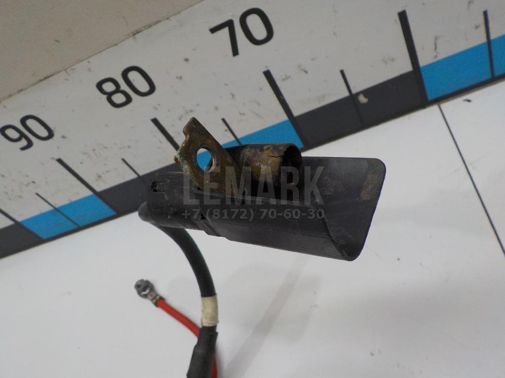 Клемма аккумулятора плюс