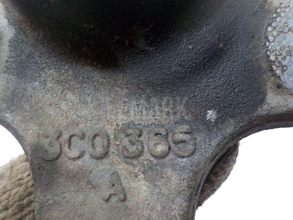 Опора шаровая левая передней подвески