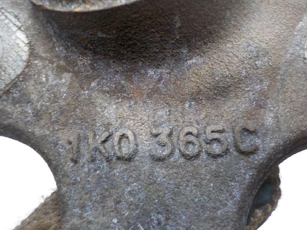 Опора шаровая левая передней подвески