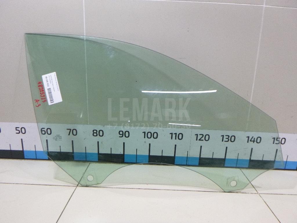 Стекло двери передней правой