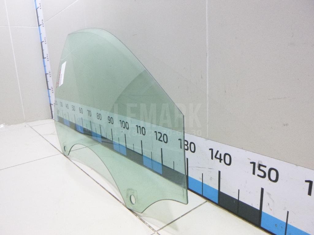 Стекло двери передней правой