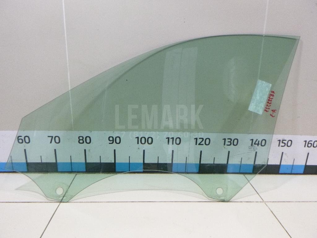 Стекло двери передней правой