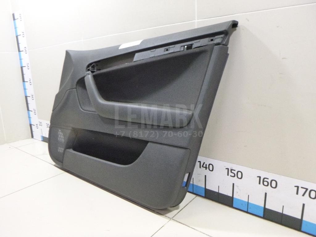 Обшивка двери передней правой