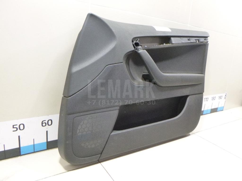 Обшивка двери передней правой