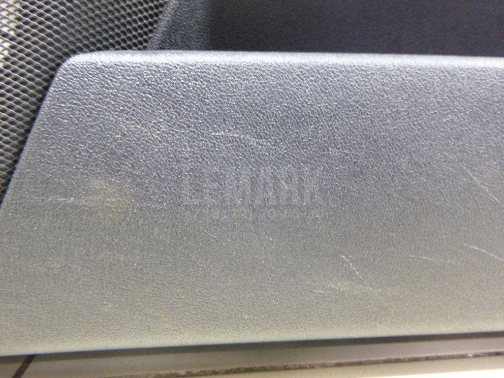 Обшивка двери передней правой