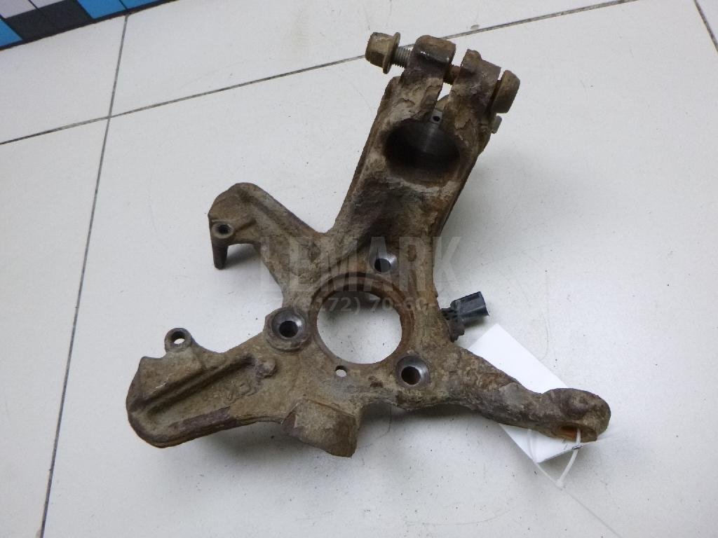 Кулак поворотный передний правый