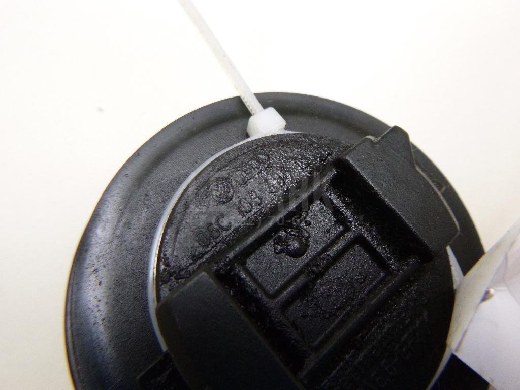 Крышка маслозаливной горловины