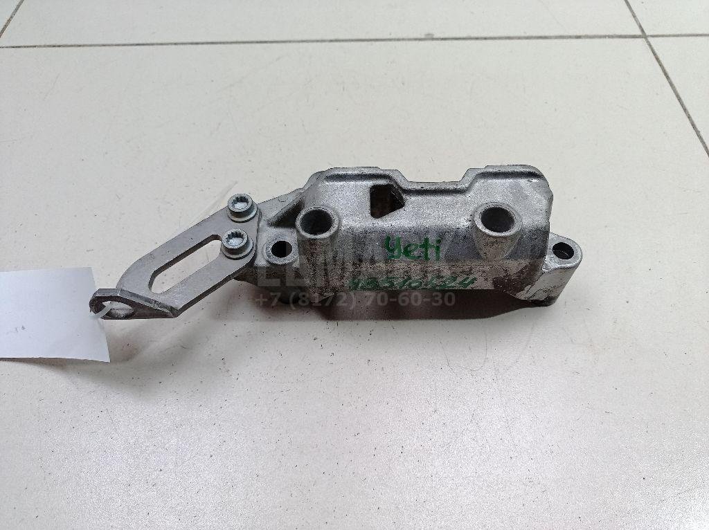 Кронштейн двигателя правый для  Audi A4 [B8] Allroad 2009-2015