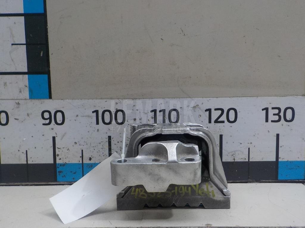 Опора двигателя правая