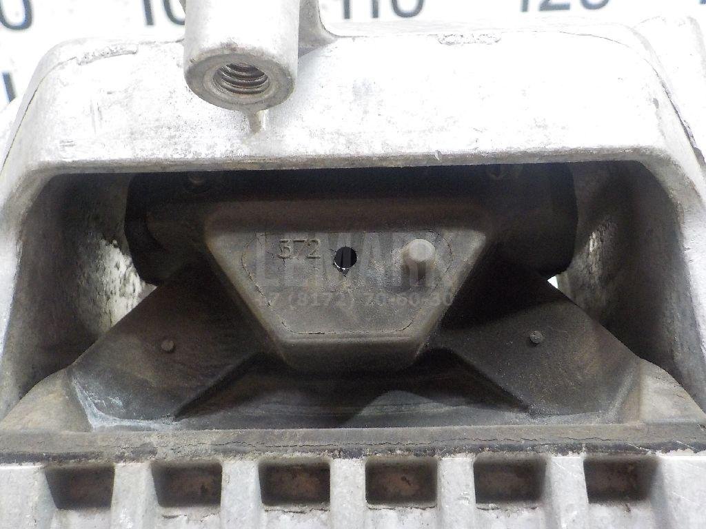 Опора двигателя правая