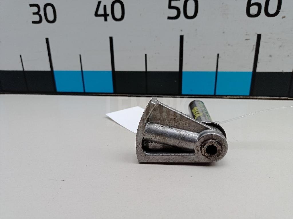 Ось шестерни задней передачи