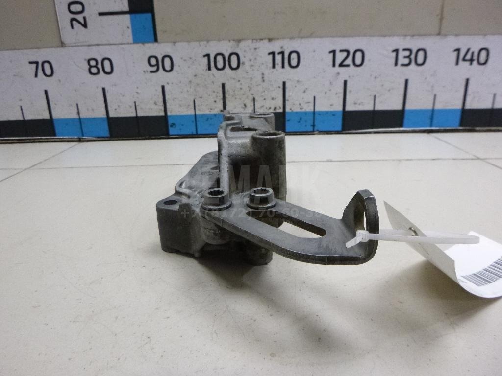 Кронштейн двигателя правый