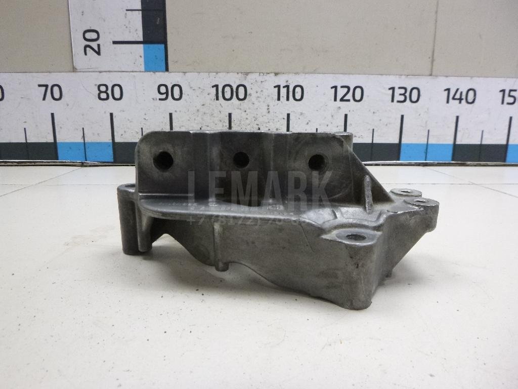 Кронштейн двигателя правый