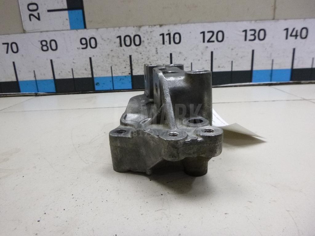 Кронштейн двигателя правый