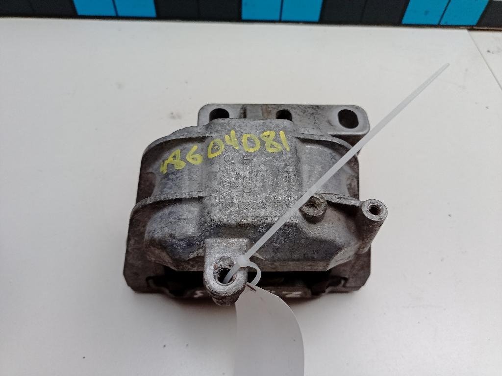 Опора двигателя правая