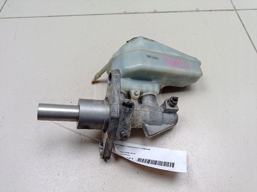 Цилиндр тормозной главный