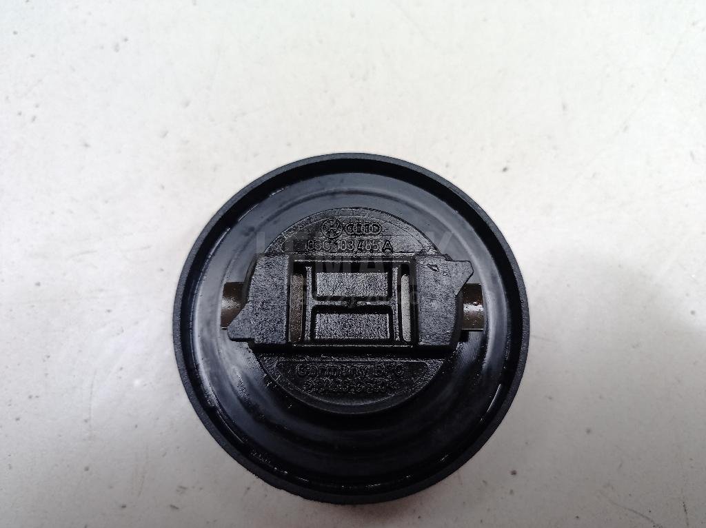 Крышка маслозаливной горловины