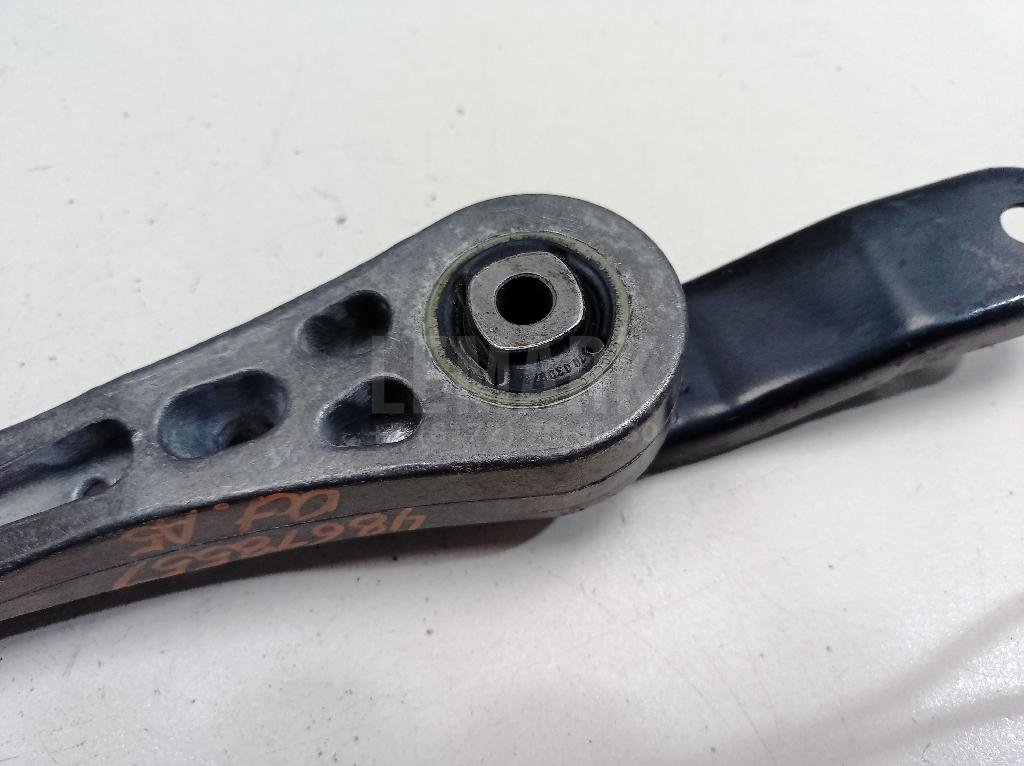 Опора двигателя задняя