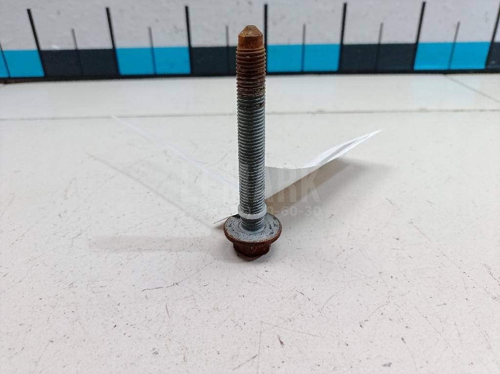 Болт переднего рычага