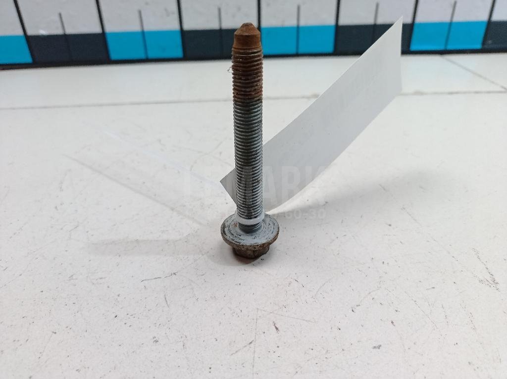 Болт переднего рычага