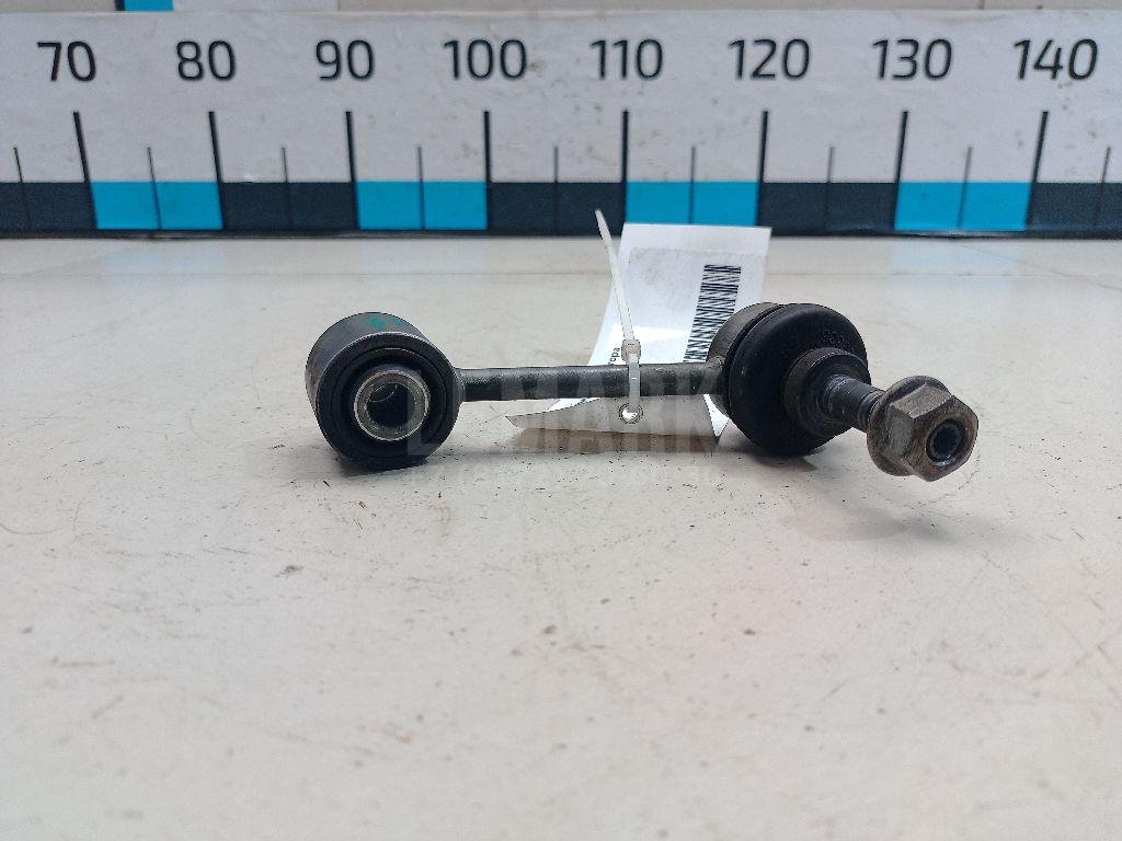 Стойка заднего стабилизатора