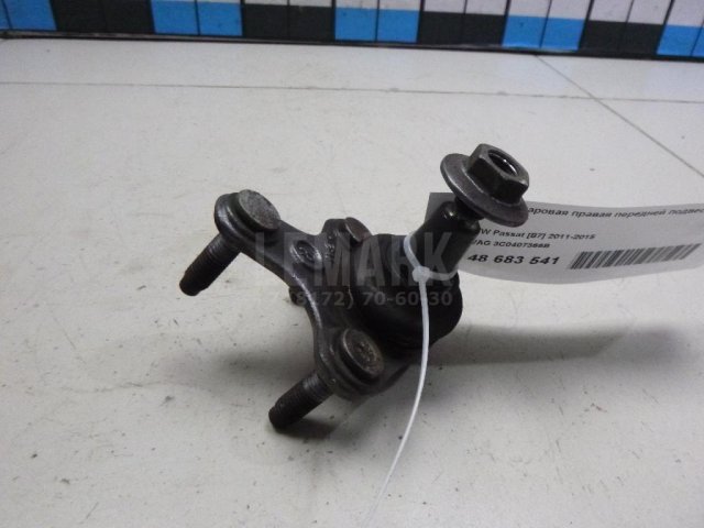 Опора шаровая правая передней подвески