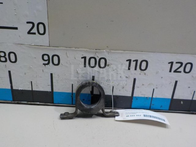 Крепеж рулевой рейки