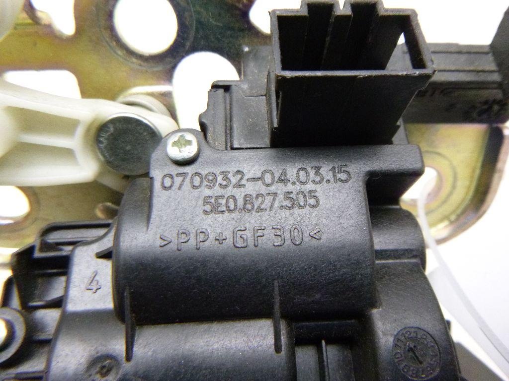 Замок багажника