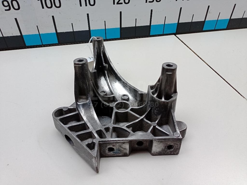 Кронштейн опоры двигателя для  Audi A3 [8PA] Sportback 2004-2013