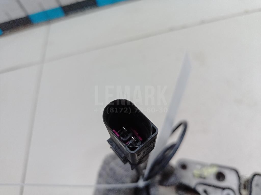 Замок капота