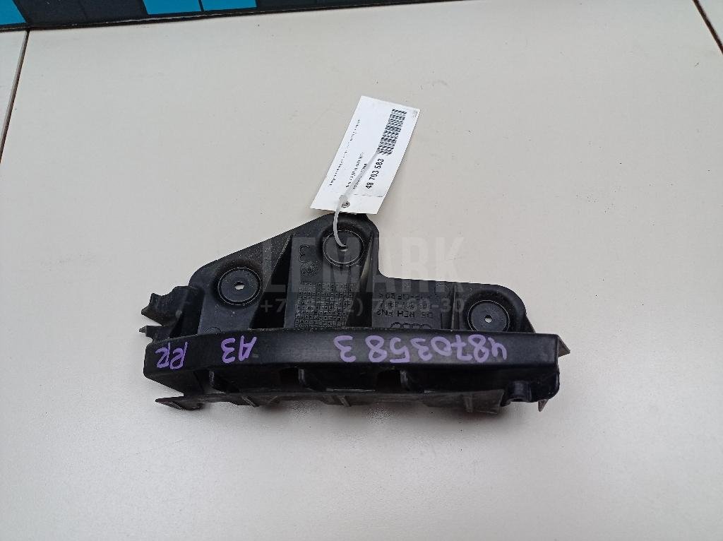 Направляющая заднего бампера правая