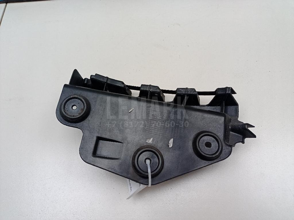 Направляющая заднего бампера левая