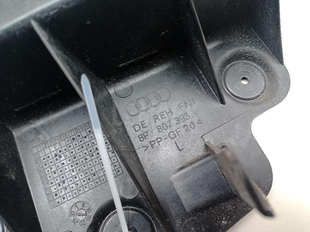 Направляющая заднего бампера левая