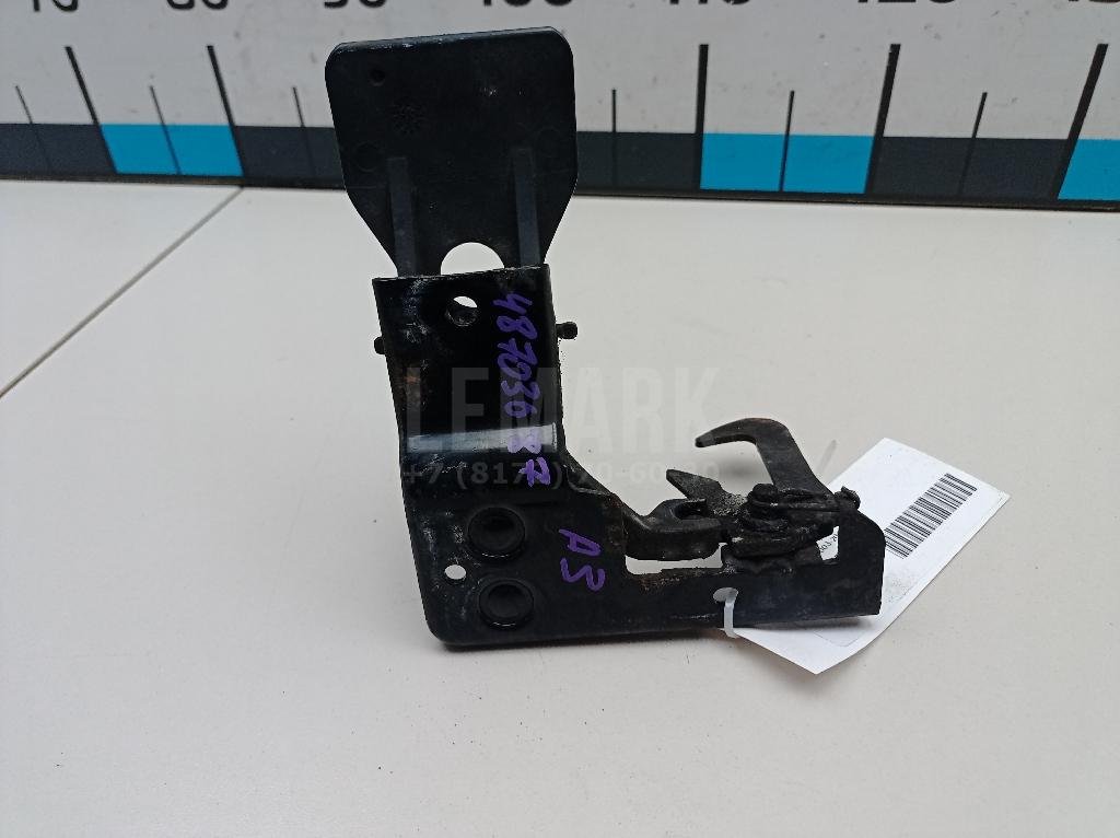 Крючок капота