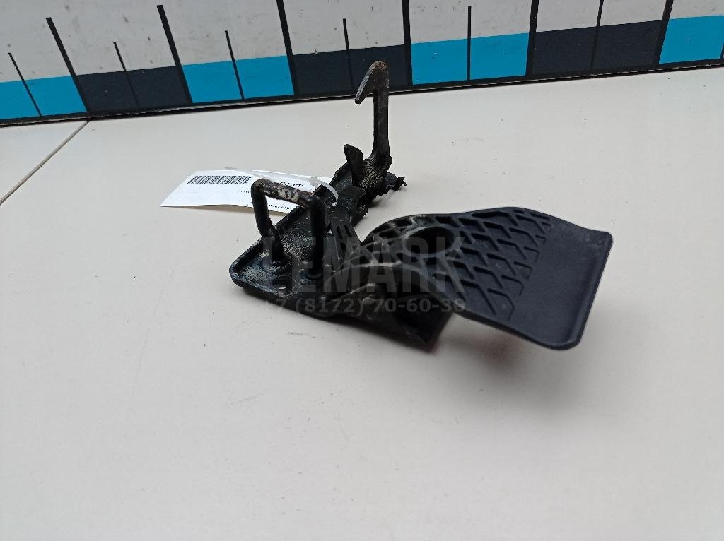 Крючок капота