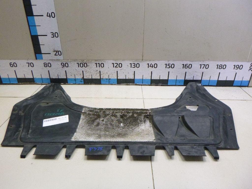 Пыльник двигателя центральный