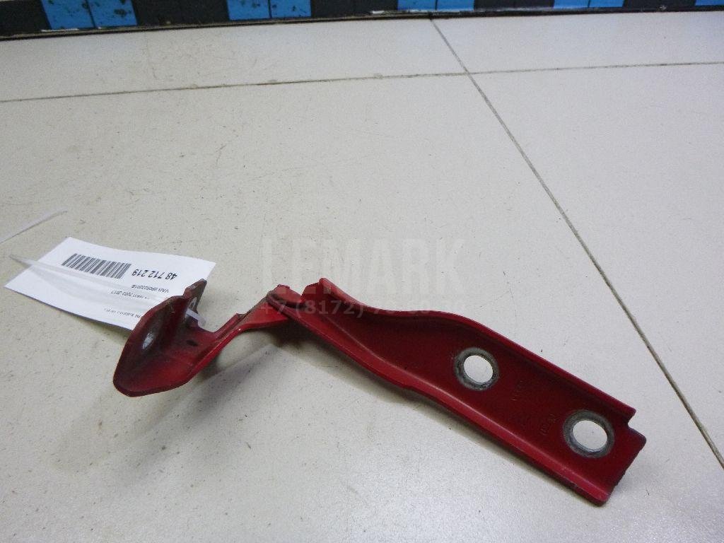 Петля капота левая