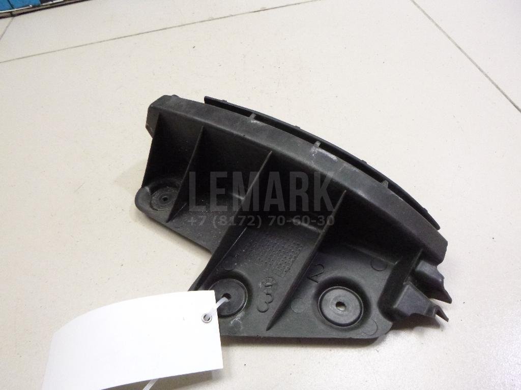 Направляющая заднего бампера правая